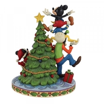 Disney Traditions - Decorating the Christmas Tree