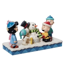 Peanuts - Peanuts Gang Building Snowman